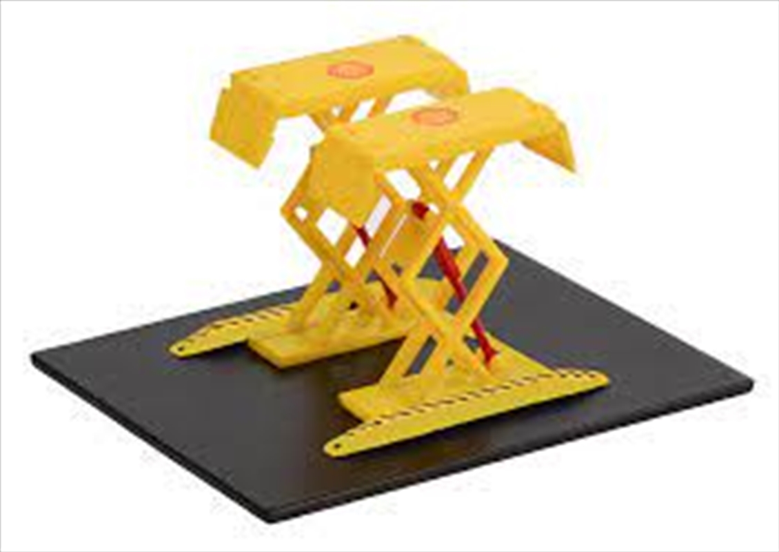 1:64 (6pc) Shell Oil Automotive Double Scissor Lift Series 1 - Auto Body Shop/Product Detail/Figurines