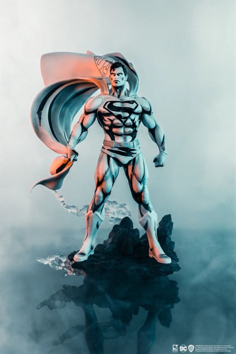 Superman - Superman (John Byrne) Black & White PVC 1:8 Scale Statue/Product Detail/Statues