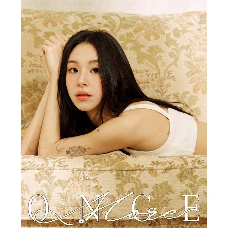 Esquire Photo Book : Once More [B] (Cover : Chaeyoung)/Product Detail/KPOP Merch