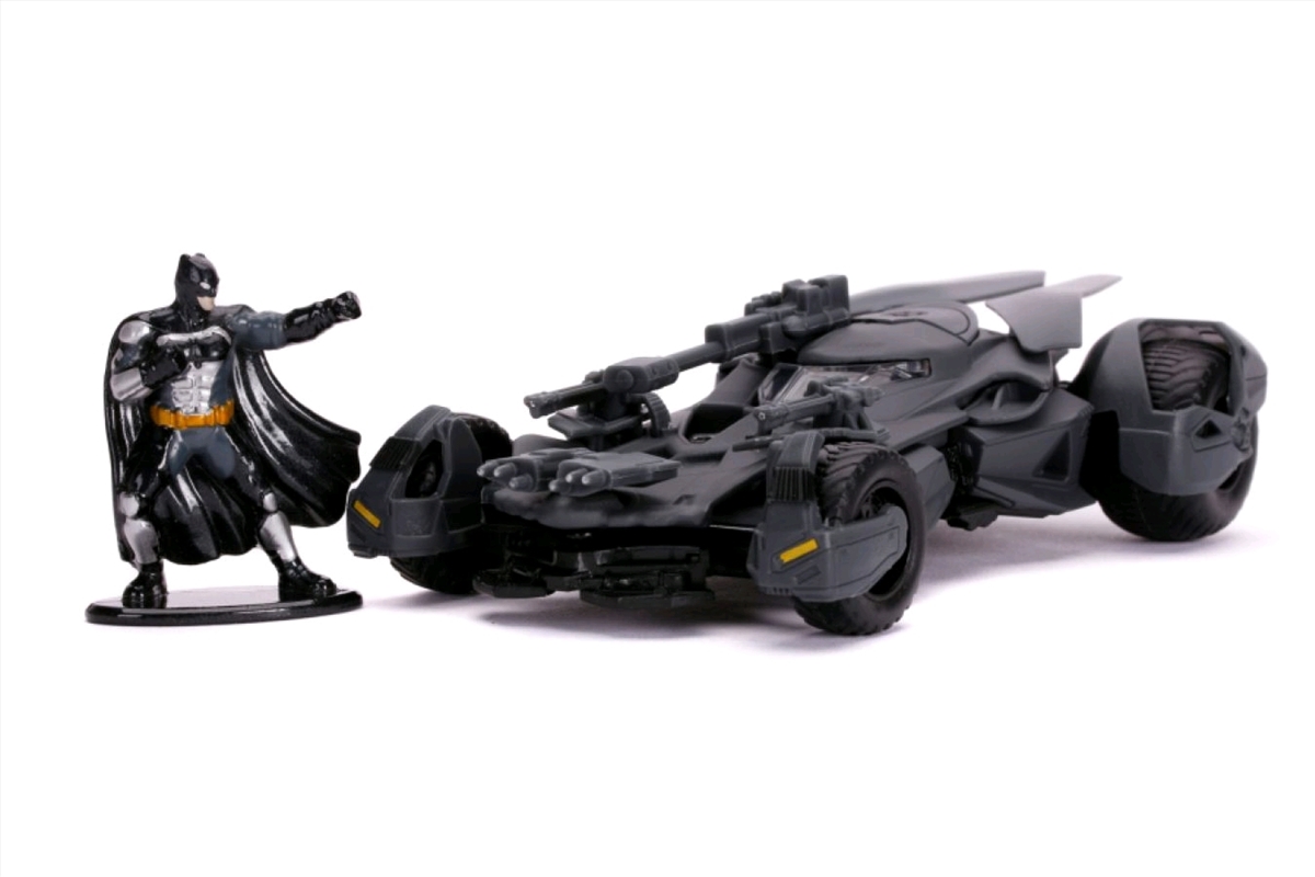 Justice League Movie - Batmobile with Figure 1:32 Scale Hollywood Ride/Product Detail/Figurines